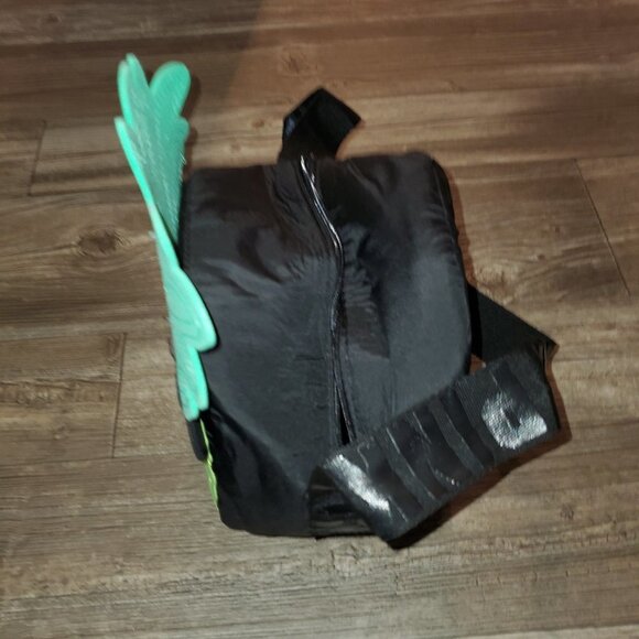 VSPink Insulated Pineapple Cooler Bag 🍕 🥪 🥙 🍕 - Picture 7 of 8